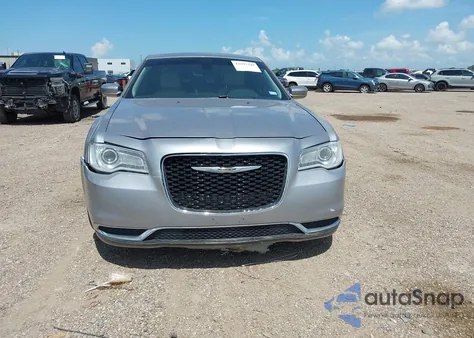 2015 Chrysler 300 Limited z USA, uszkodzony, nr VIN 2C3CCAAG2FH766200